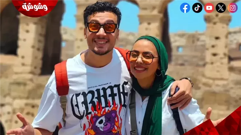 أحمد عبد الوهاب وزوجته