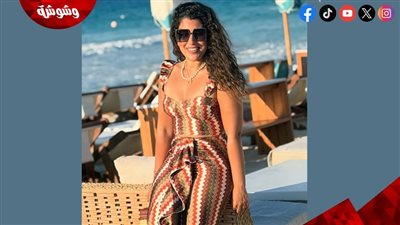 حقيبة فاخرة وطقم صيفي مميز.. أيتن عامر تستعرض أناقتها على البحر