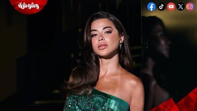 يارا السكري تتألق بإطلالة راقية داخل المتحف المصري الكبير