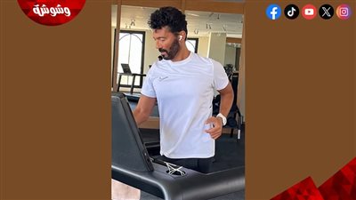 خالد النبوي يشجع جمهوره على ممارسة الرياضة بصورة جديدة من داخل الجيم