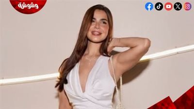 رانيا منصور تخطف الأنظار بإطلالة أنيقة تجمع بين البساطة والرقي