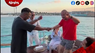 بعد الصلح.. عمرو أديب يستمتع بإجازته الصيفية مع محمد رمضان بالساحل