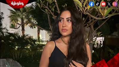بوسي تخطف الأنظار بإطلالة سوداء فاخرة.. حقيبة Dior تقترب من 320 ألف جنيه