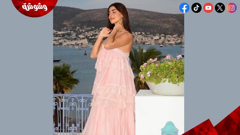 رانيا منصور بإطلالة