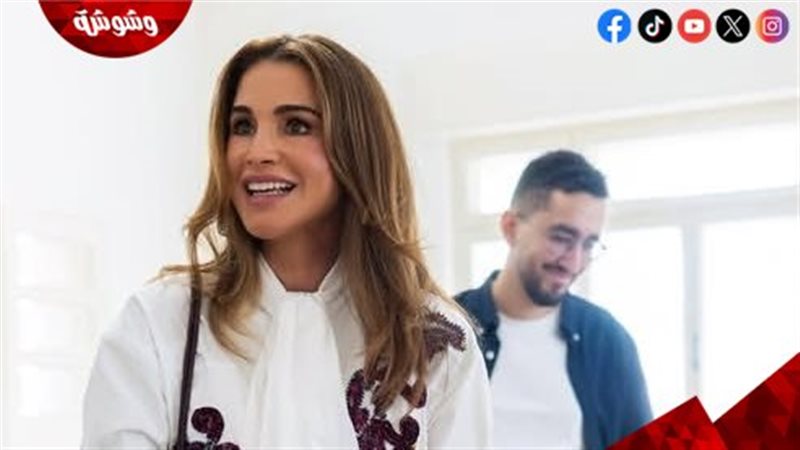 إطلالة بيضاء راقية
