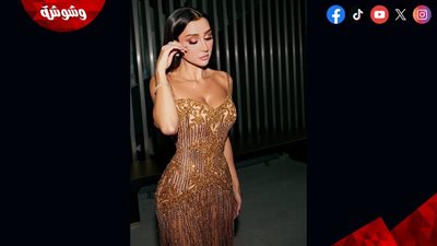 جيسي عبدو تتألق بإطلالة ذهبية من توقيع رامي سلمون في «الموريكس دور»