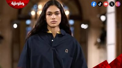 تومي هيلفيغر يعيد روح التسعينيات في مجموعة صيف 2027