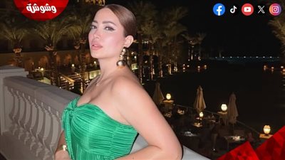 نسرين طافش تخطف الأنظار بإطلالة خضراء أنيقة