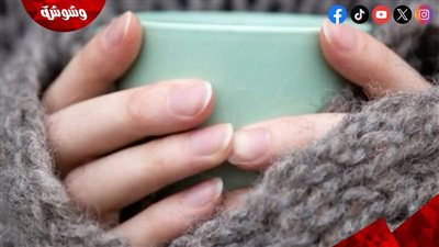 تغير لون أصابعك ليس أمراً عابراً.. متى يدق ناقوس الخطر المناعي؟