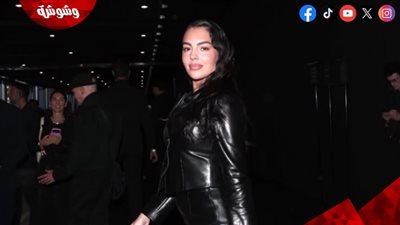 أناقة جريئة.. جورجينا تخطف الأنظار في عرض غوتشي الأخير