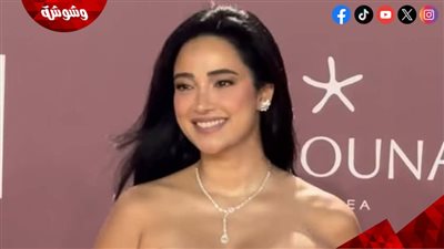 دعاء حكم تشع جمالًا وأنوثة في افتتاح مهرجان الجونة السينمائي