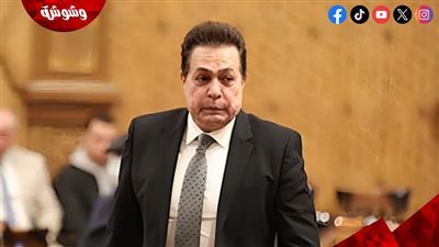 حكيم يتلقى عزاء شقيقه بمسجد المشير طنطاوي.. بحضور نجوم الفن