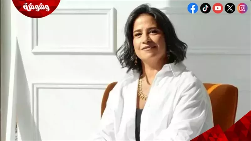 نادين خان